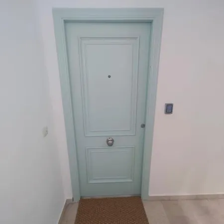 Apartment Pare Pere